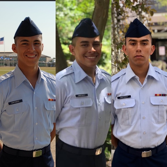 meet  the  p o s h e r 🌸 - Picture 5 of 9